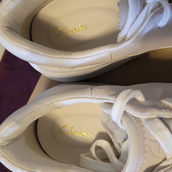 Clarks Sneakers🎊🎊🎊HOST PICK🎊🎊 - Picture 2 of 4